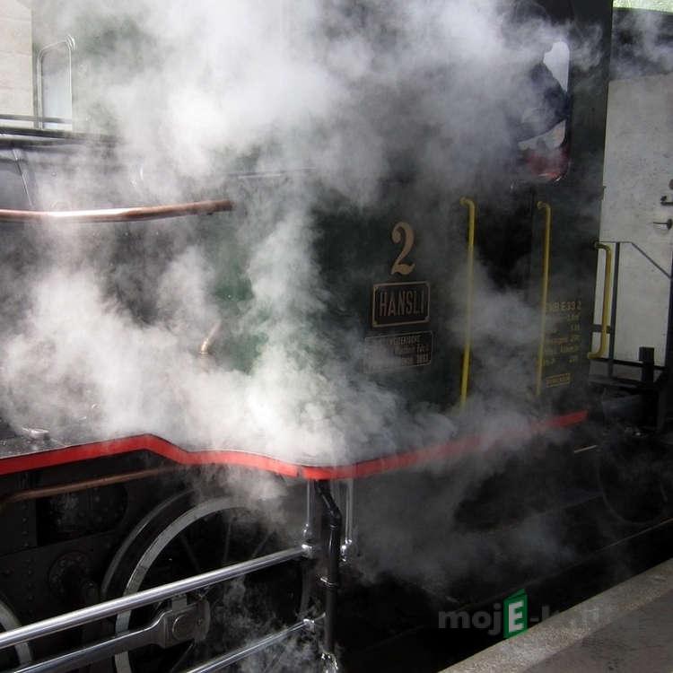 Zmizení zvláštního vlaku - Arthur Conan Doyle Zmizení zvláštního vlaku - Arthur Conan Doyle